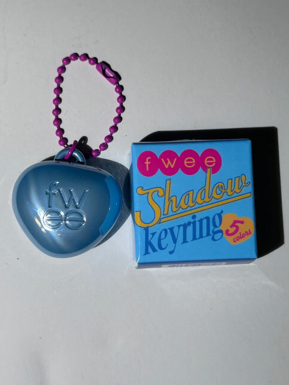 FWEE EYESHADOW KEYRING IN DREAMY BNIB